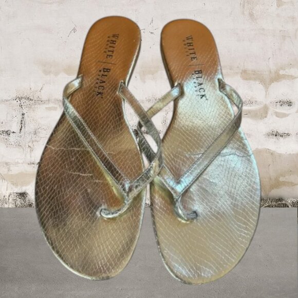 White House Black Market Women's Gold Sandals Size 9 - Picture 1 of 7